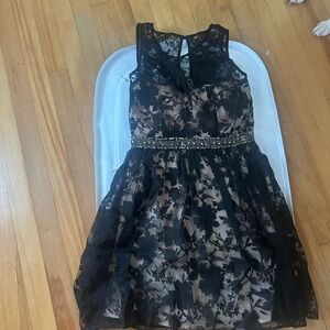 Chic Black Floral Lace Mini Dress